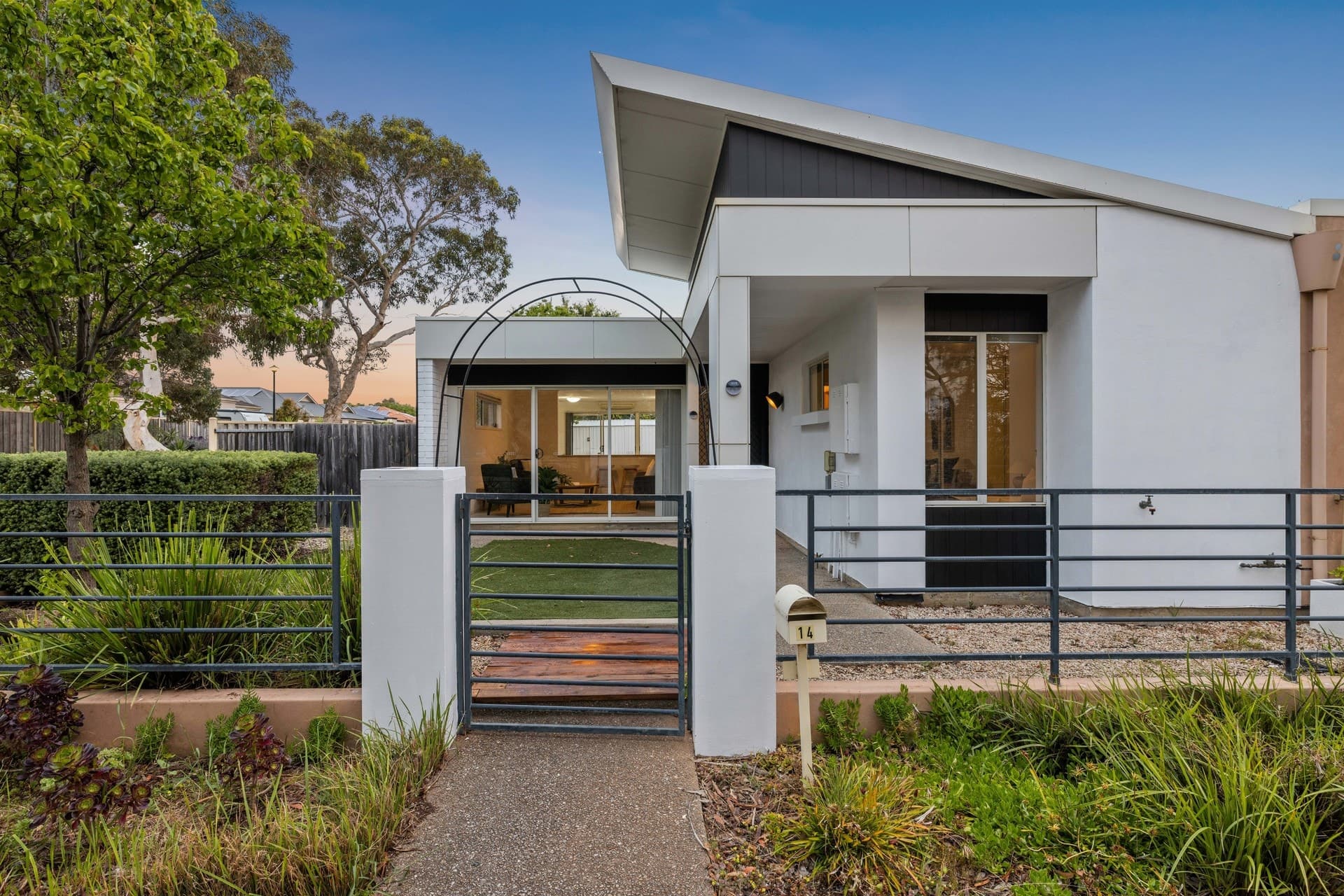 14 Goshawk Walk, Aldinga Beach - Image 1