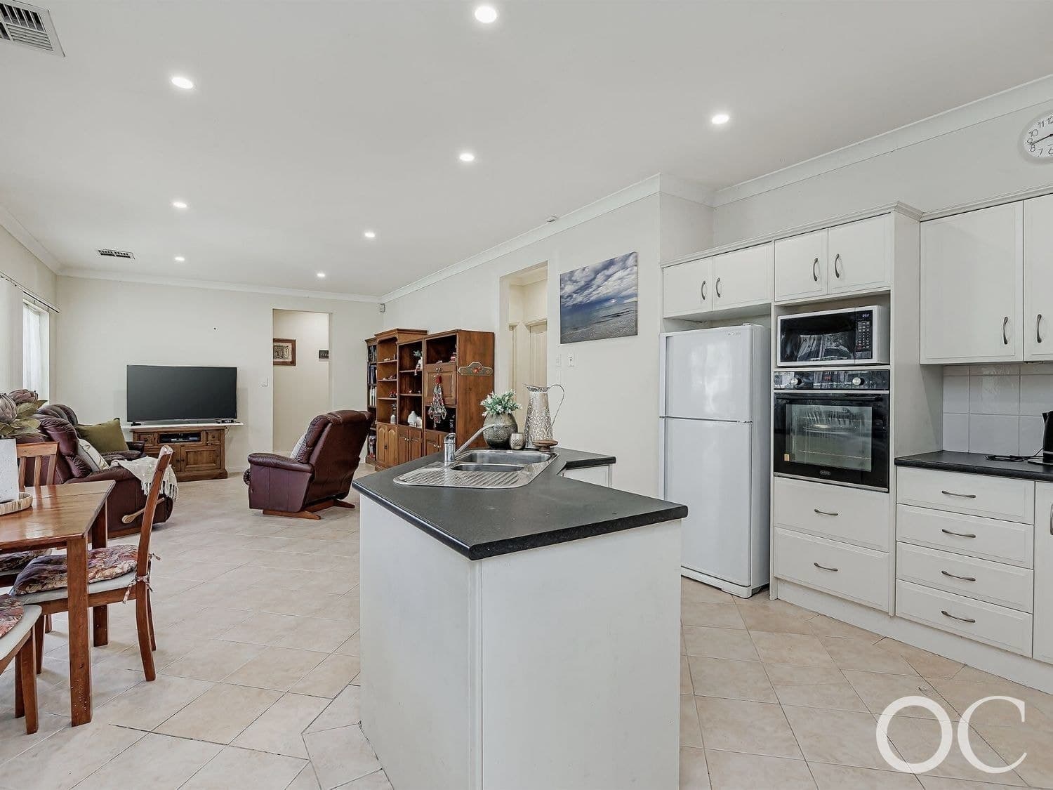 72 Hmas Australia Road, Henley Beach South - Thumbnail 2