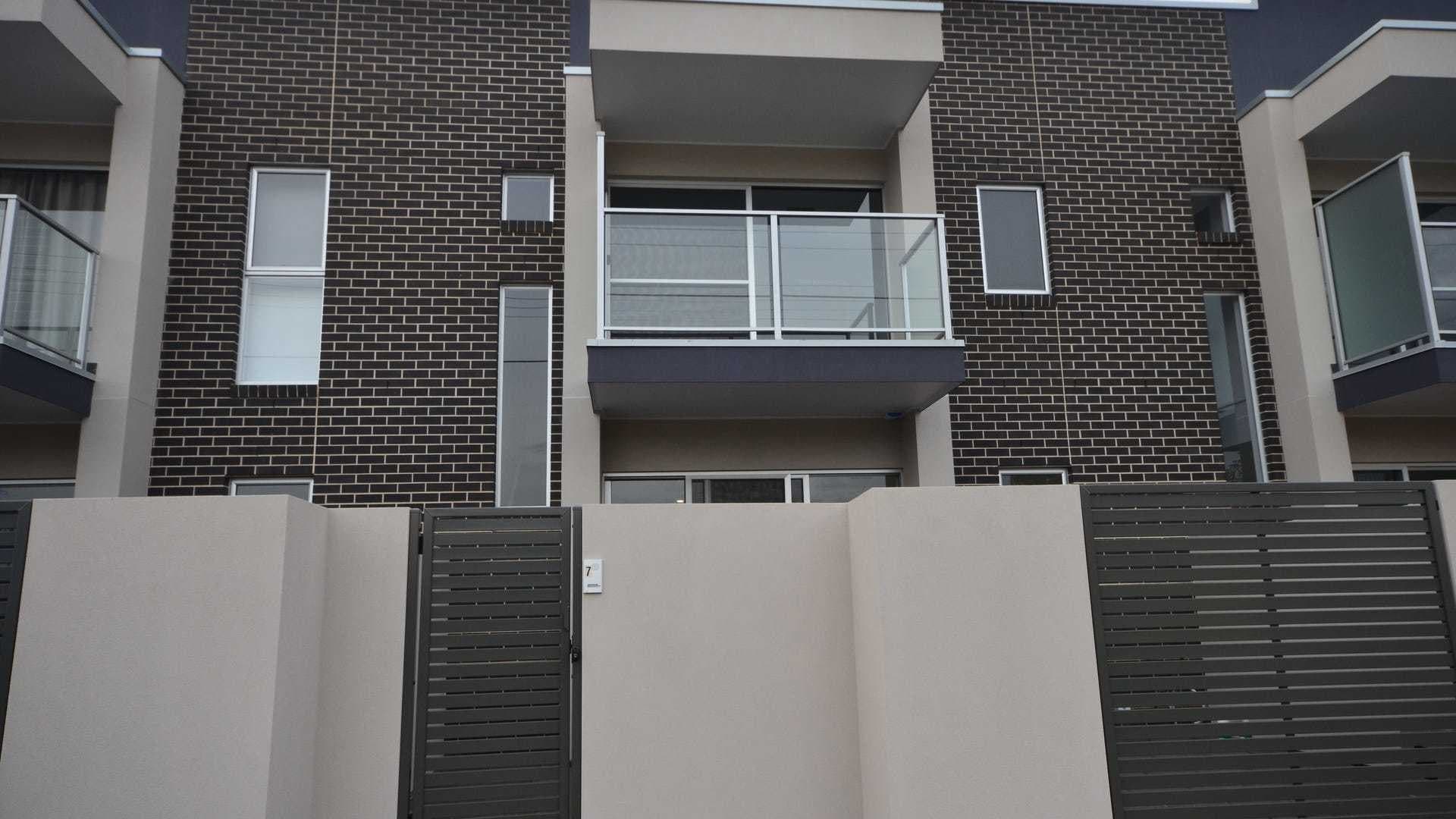 7/7-11 Buckle Street, Glenelg North - Image 1