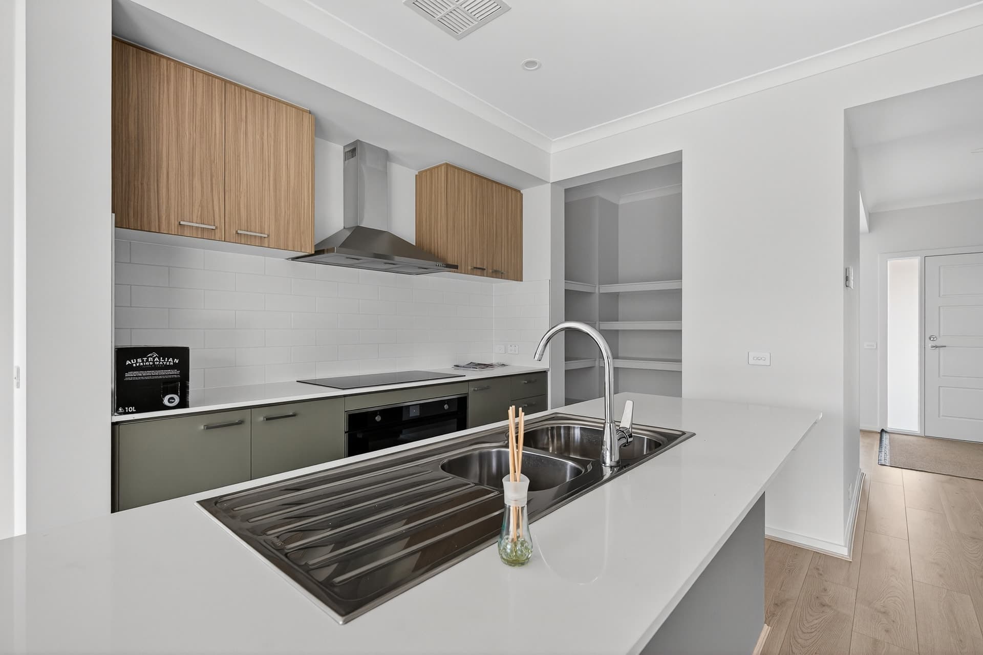 38 Emerald Drive, Hayborough - Thumbnail 4