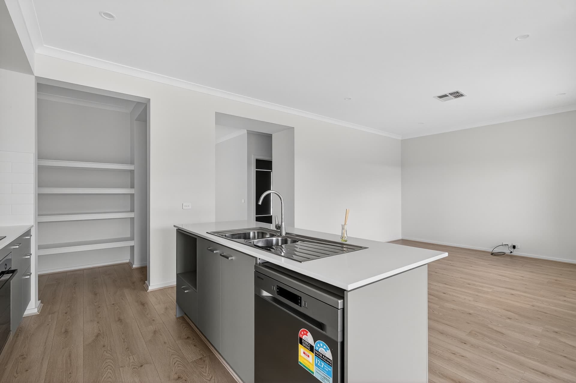 38 Emerald Drive, Hayborough - Thumbnail 5