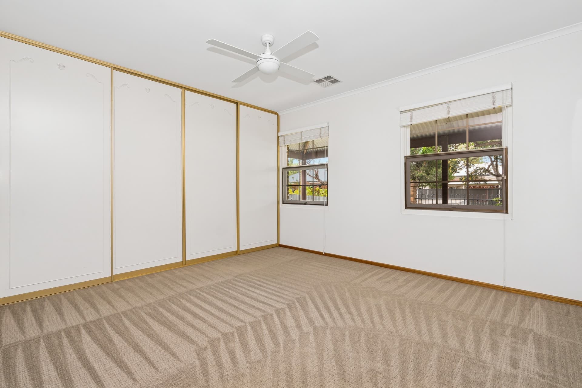38 Hillview Road, Kingswood - Thumbnail 4