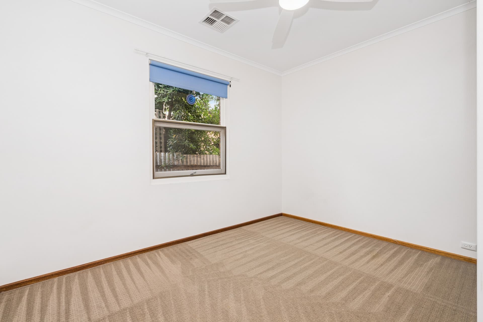 38 Hillview Road, Kingswood - Thumbnail 5