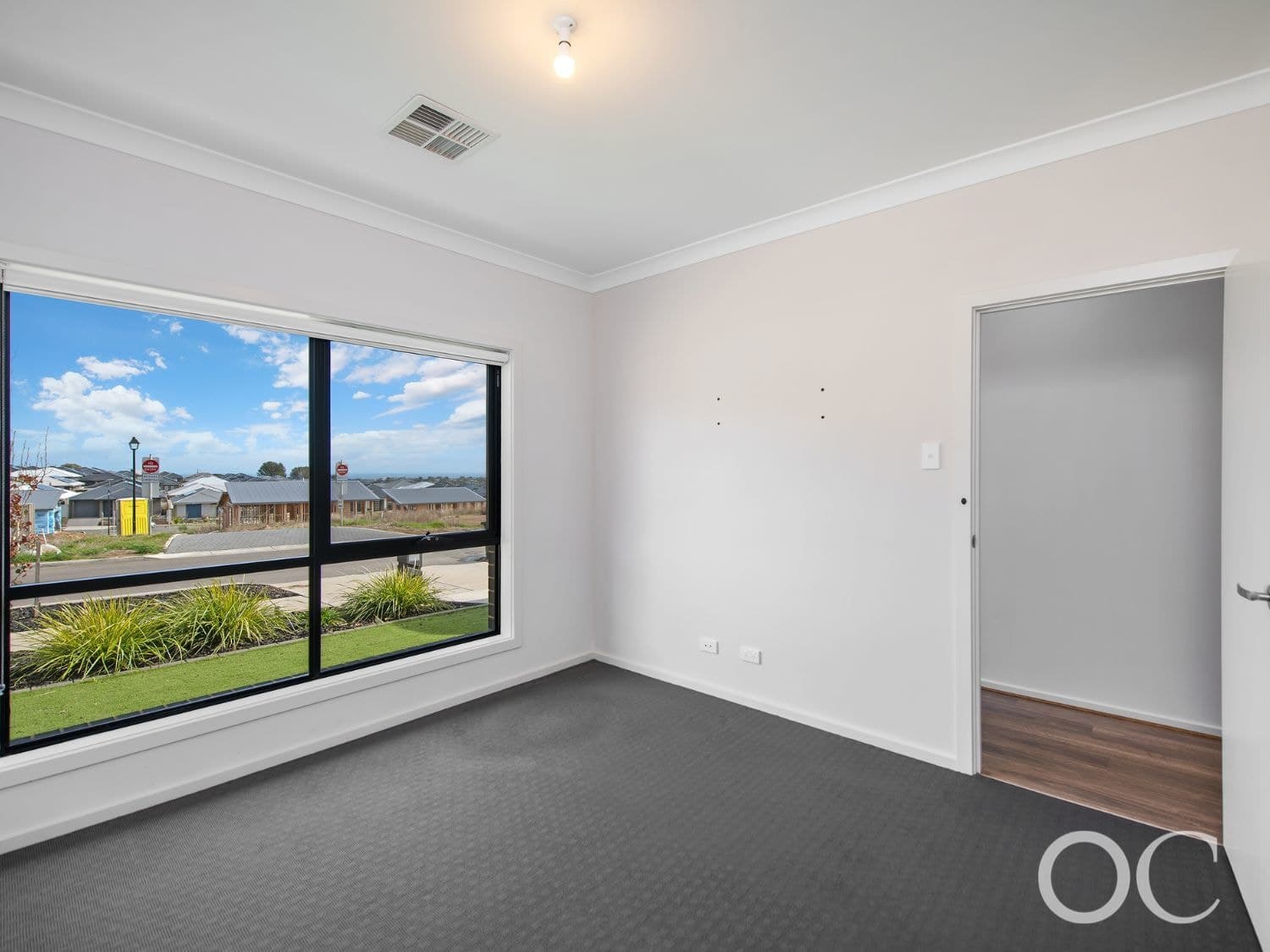 16 Colins Way, Hackham - Thumbnail 4