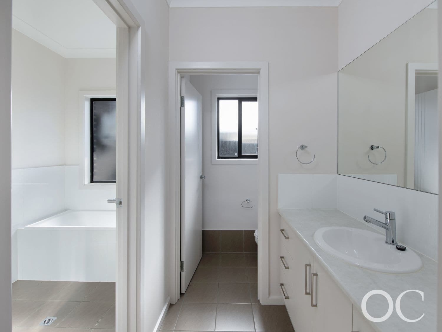 16 Colins Way, Hackham - Thumbnail 8