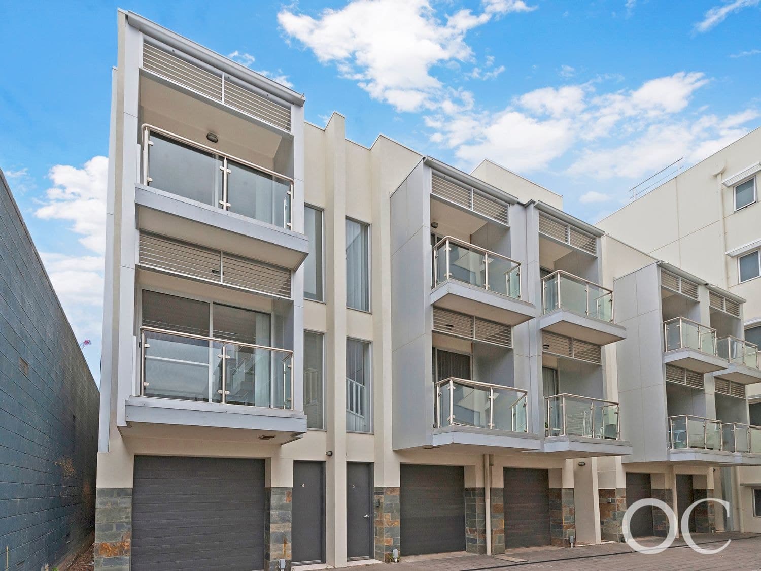 4/152 Gray Street, Adelaide - Image 1