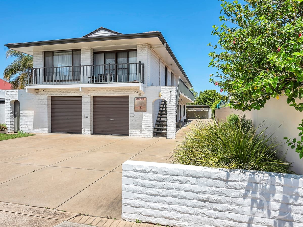 3/3 Long Street, Plympton - Image 1
