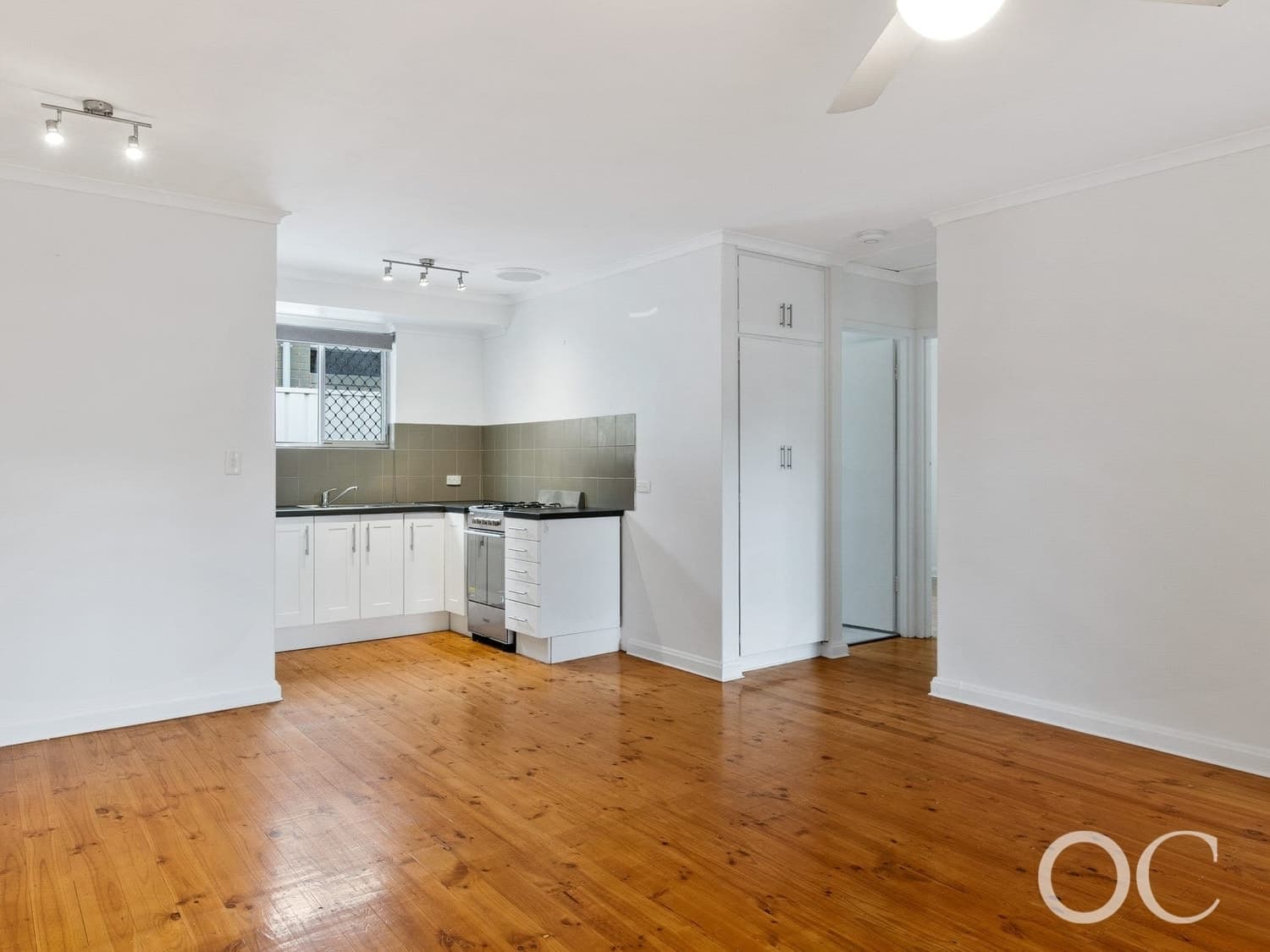 2/217 Seacombe Road, South Brighton - Thumbnail 4