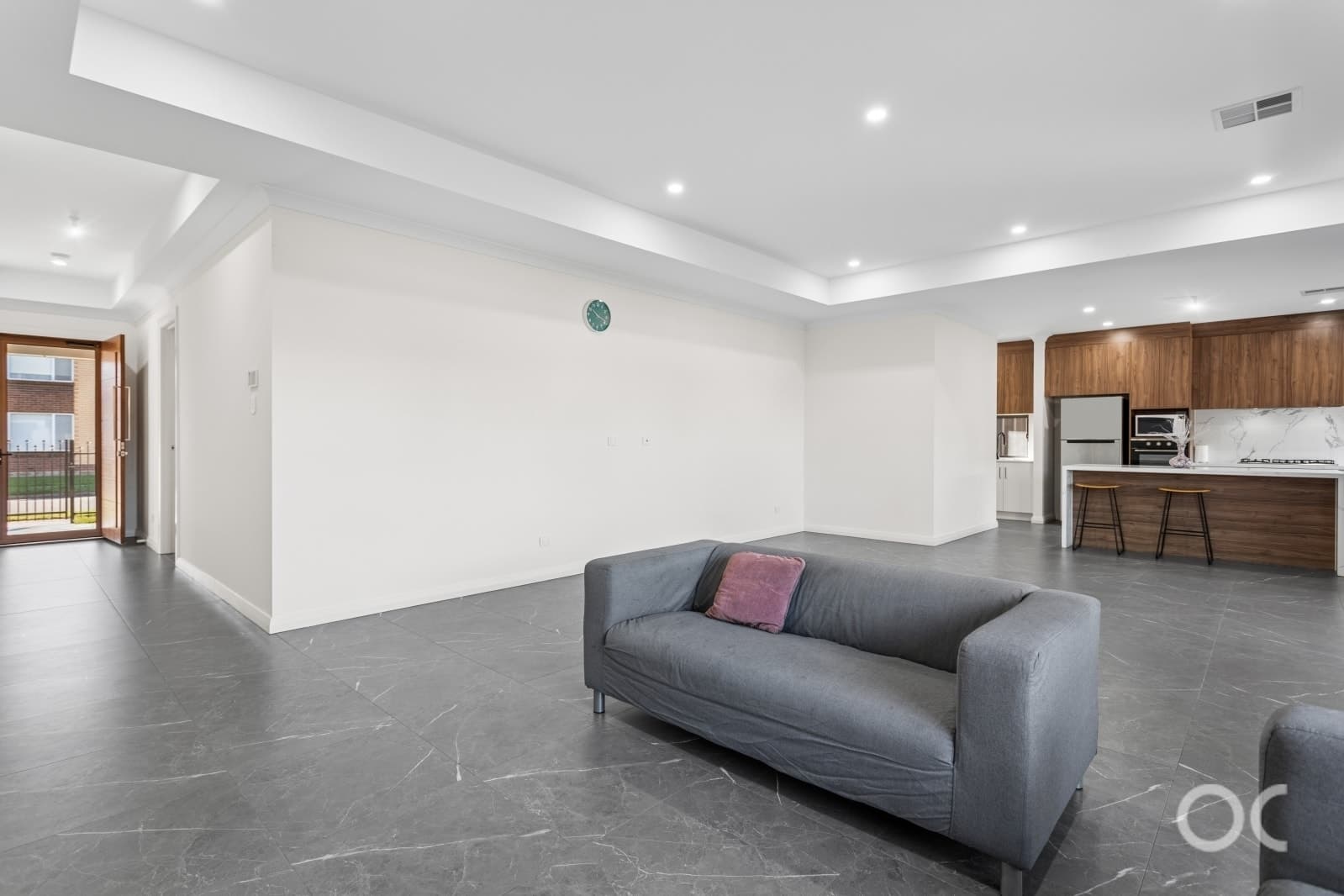 6 Rudolph Avenue, Findon - Thumbnail 4