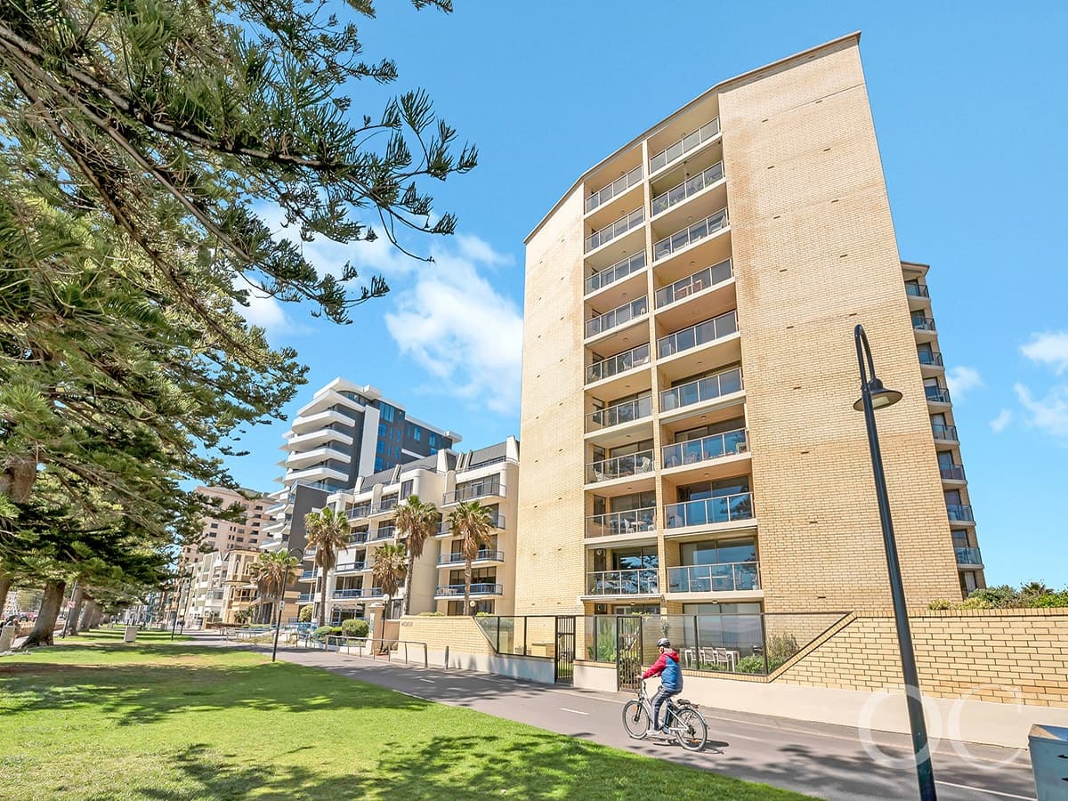 34/13 South Esplanade, Glenelg - Image 1