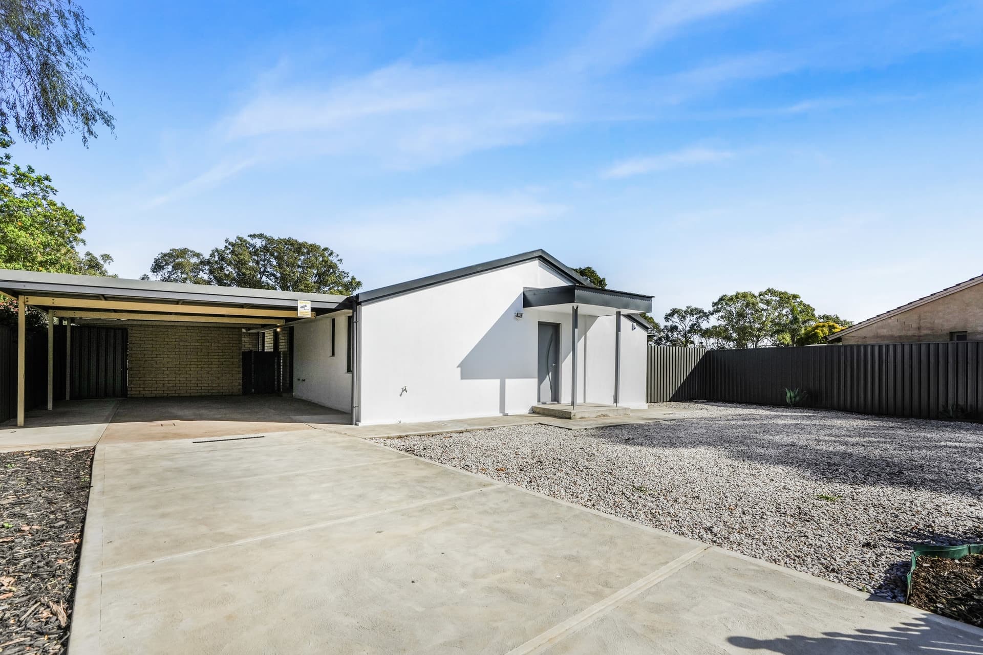 27 Koongarra Crescent, Munno Para - Thumbnail 2