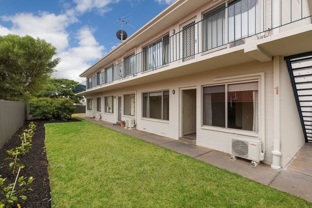 2/15 Jervois Terrace, Marino - Image 1