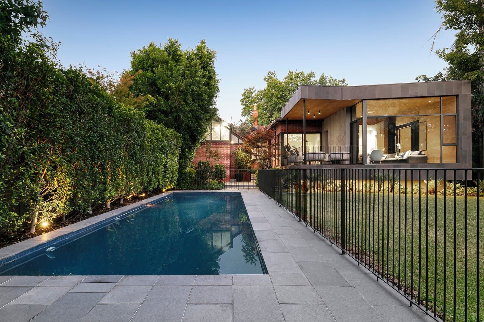 66 Broadway, Camberwell - Thumbnail 2