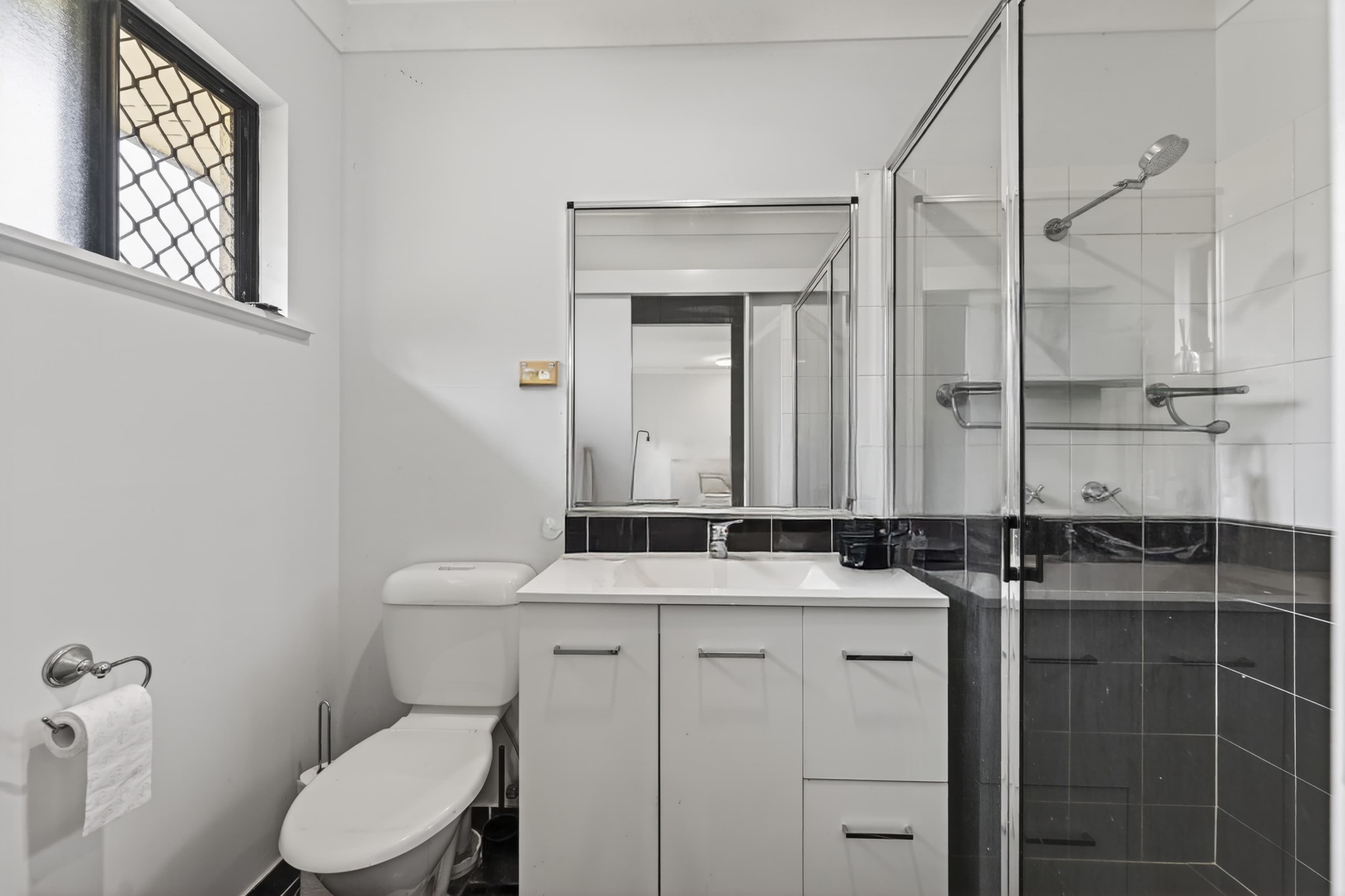 16 Lemonwood Court, Douglas - Thumbnail 5