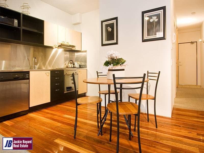 8 Dath St, Teneriffe - Image 1