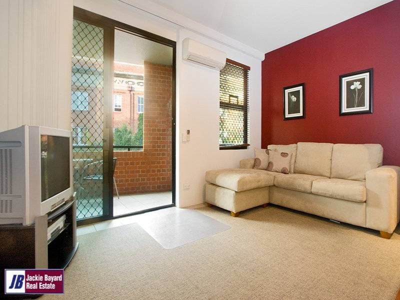 8 Dath St, Teneriffe - Thumbnail 3