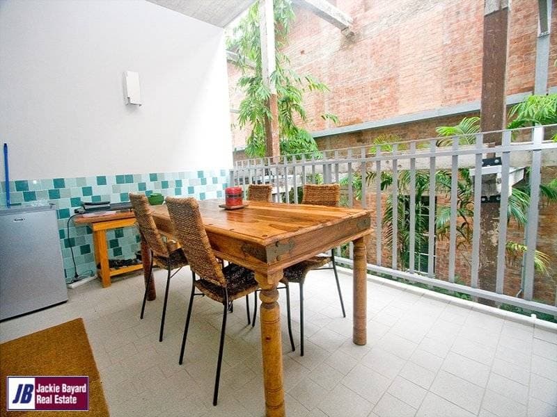 16 Skyring Tce, Teneriffe - Image 1