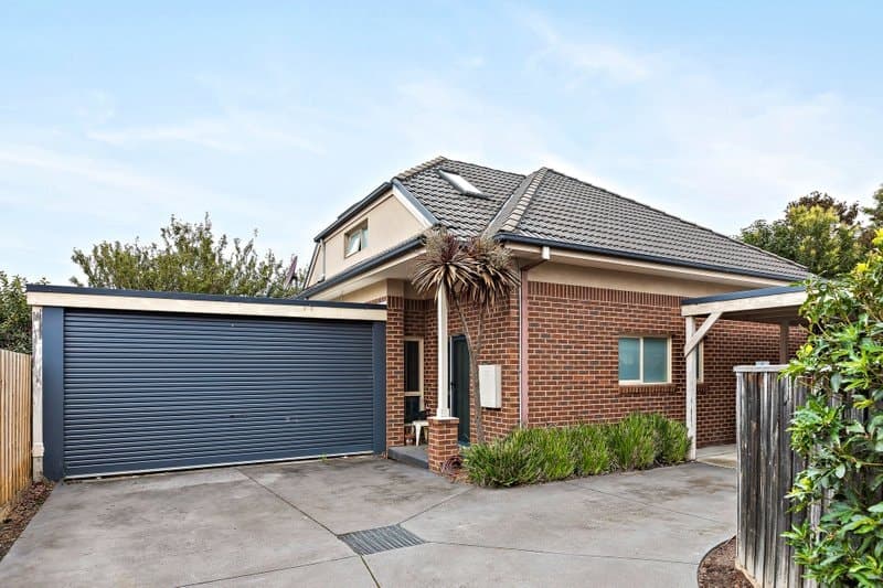 2/4 Reid Street, Oakleigh South - Thumbnail 2