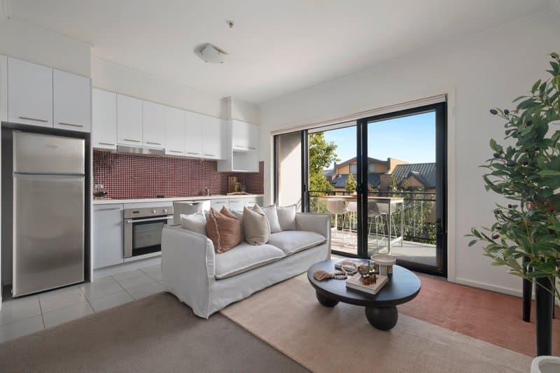 1/1204 Glen Huntly Road, Glen Huntly - Thumbnail 2