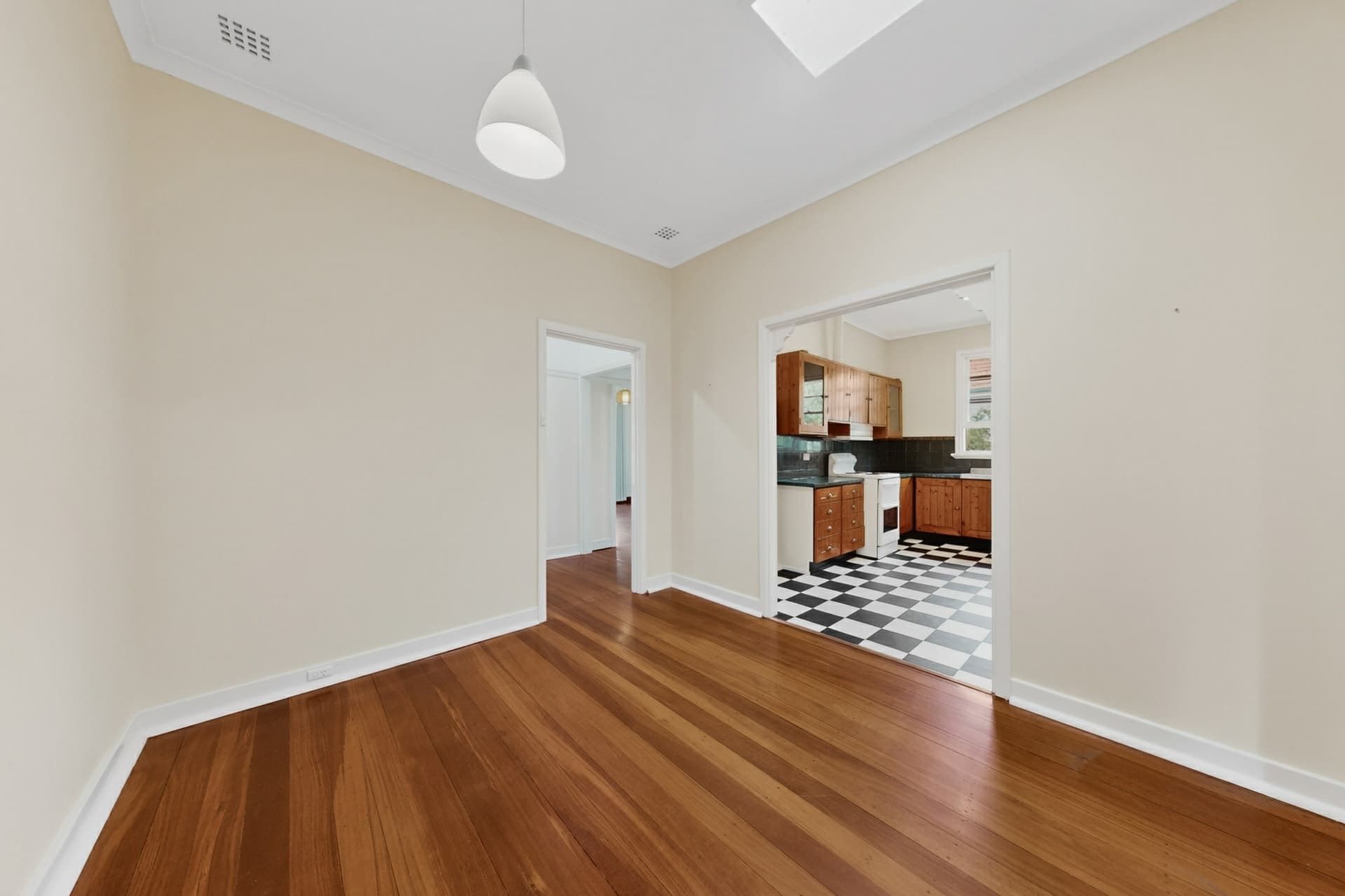 111 River View Avenue, South Guildford, South Guildford - Thumbnail 7