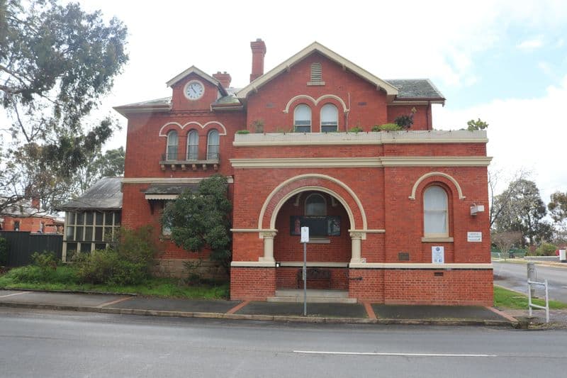 2 Napier Street, St Arnaud - Thumbnail 4