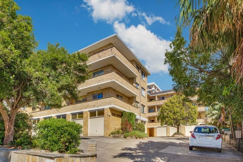 4/749 Pittwater RoadDee Why, Dee Why - Image 1