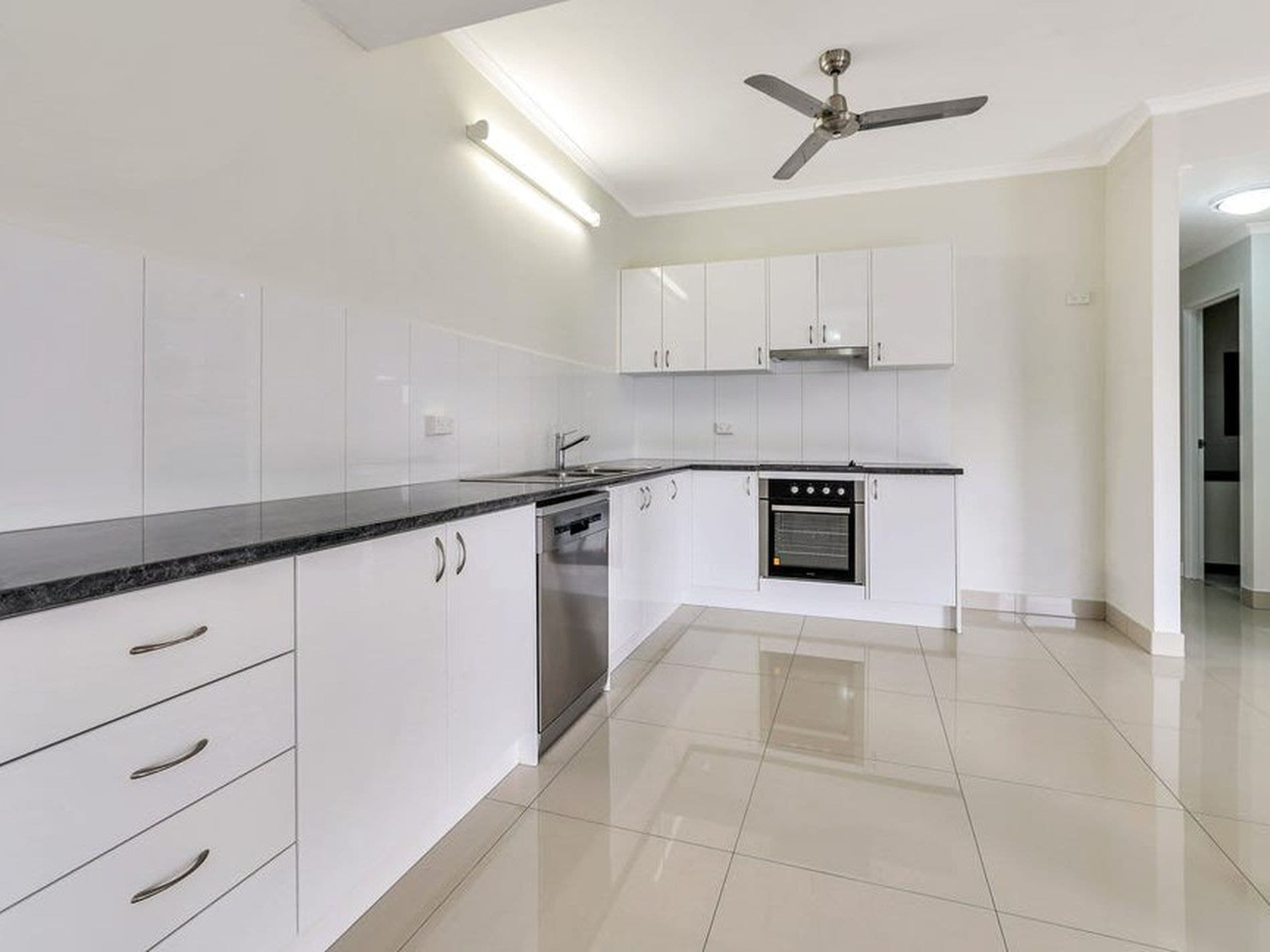 7 / 40 Lorna Lim Terrace, Driver - Image 1