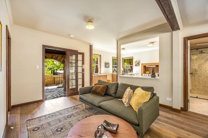 6 Erica Road, Heathfield - Thumbnail 3