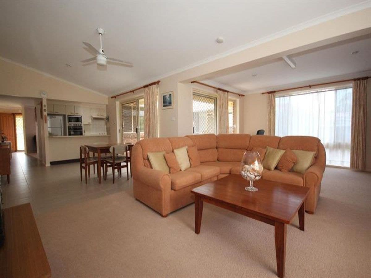 20 Army Ave, Tanilba Bay, Tanilba Bay - Thumbnail 2