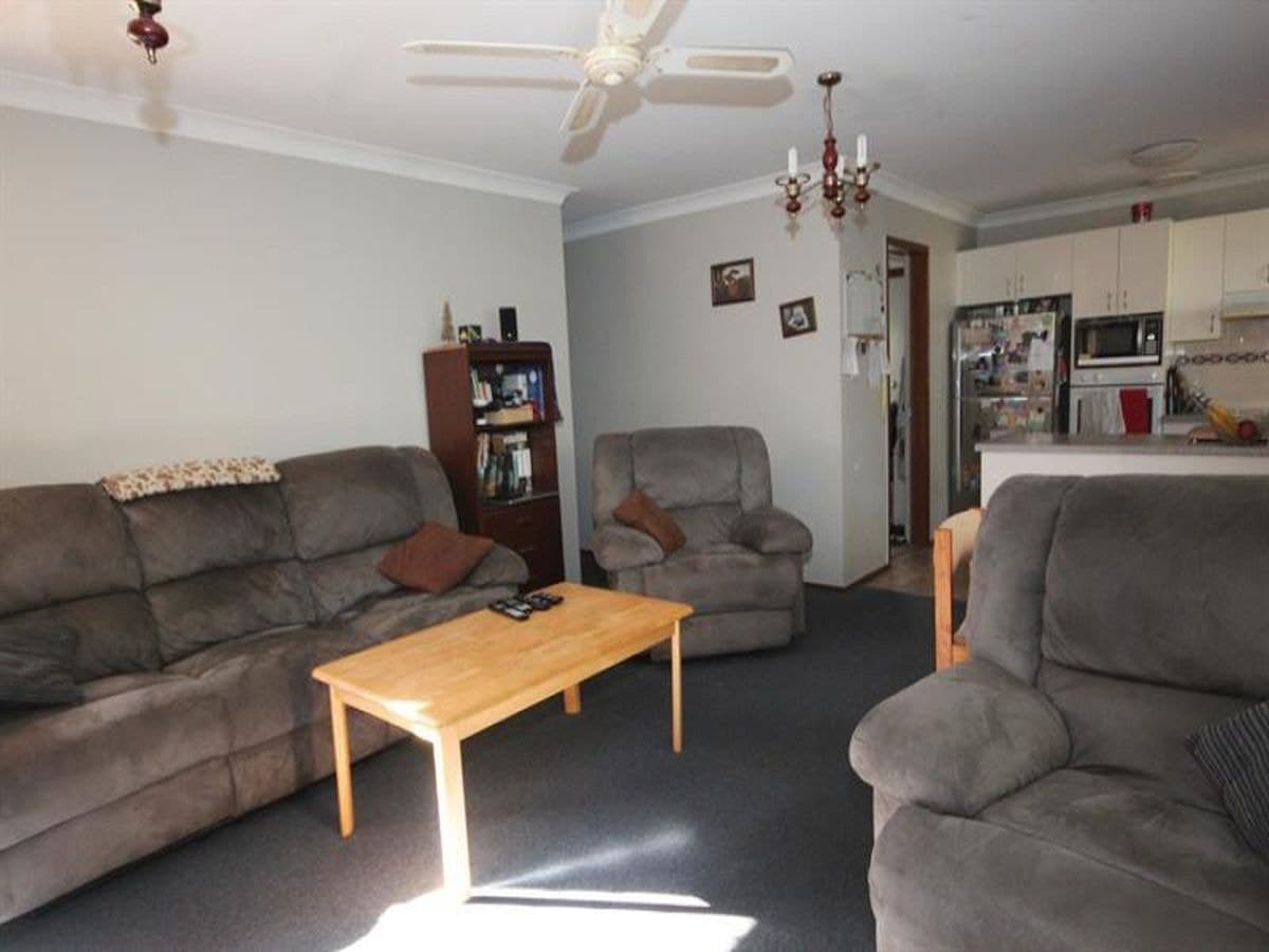 8 Robert Cres, Lemon Tree Passage, Lemon Tree Passage - Thumbnail 2