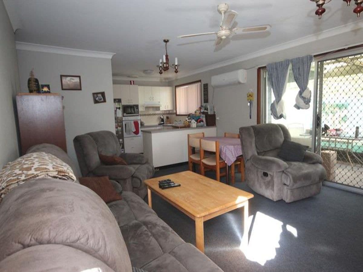 8 Robert Cres, Lemon Tree Passage, Lemon Tree Passage - Thumbnail 3