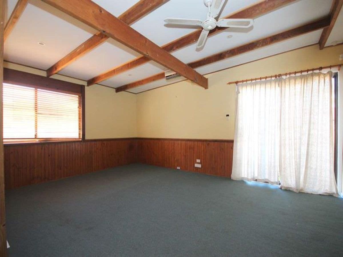 90 Clemenceau Cres, Tanilba Bay, Tanilba Bay - Thumbnail 3