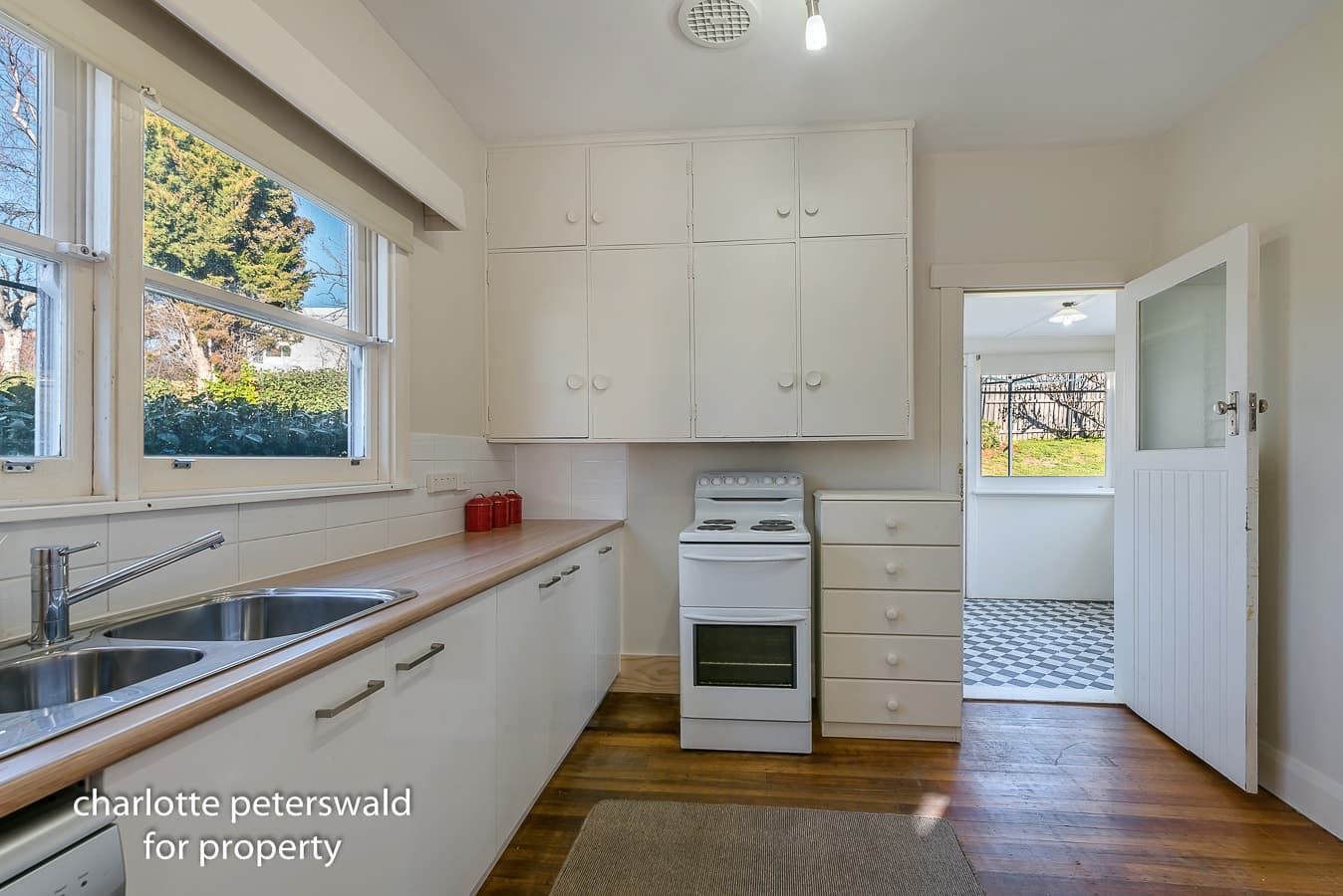 2 Gordon Avenue, Mount Stuart TAS 7000, Mount Stuart - Thumbnail 3