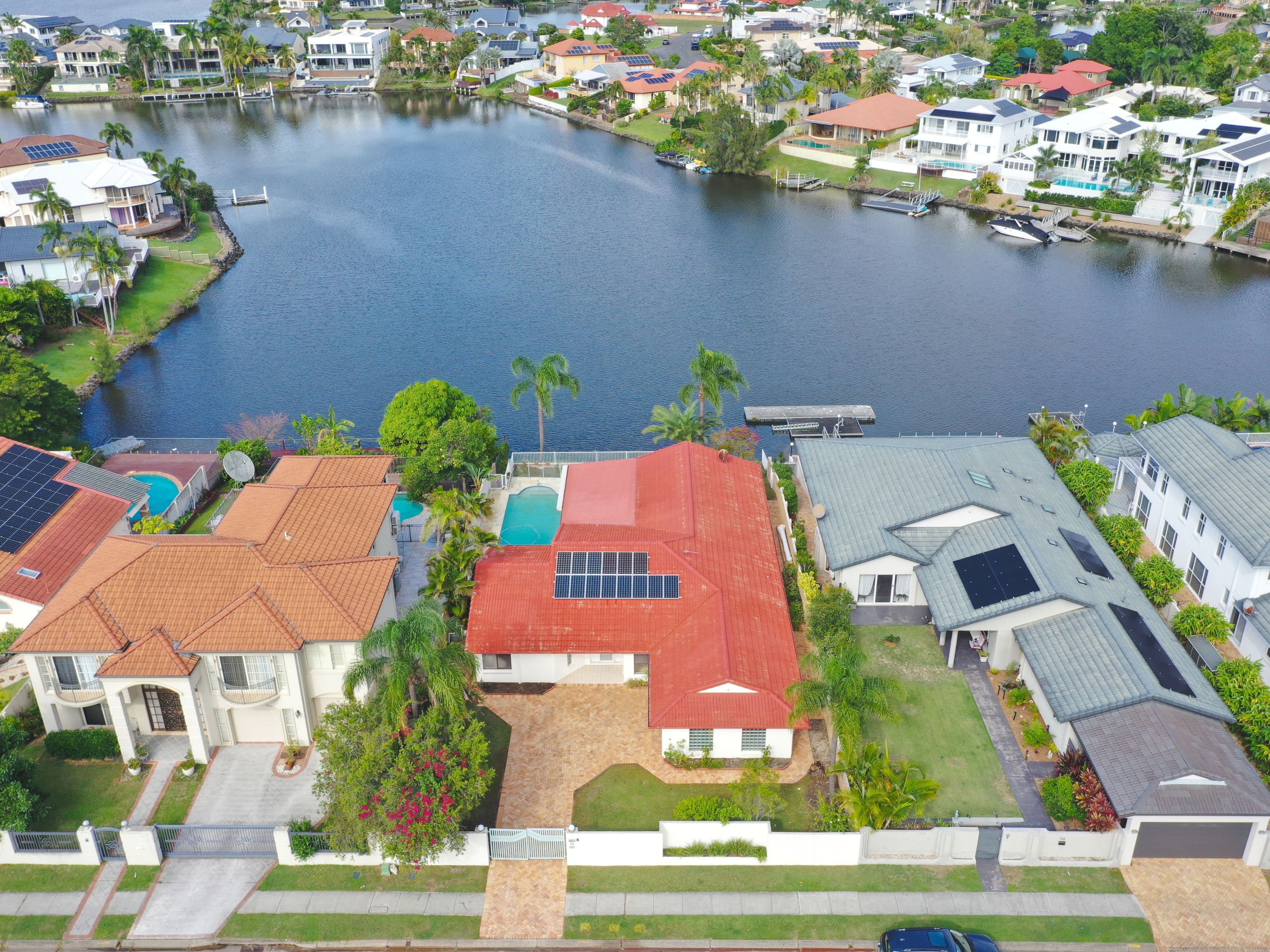 92 Santa Cruz Boulevard, Clear Island Waters QLD 4226, Clear Island Waters - Thumbnail 3