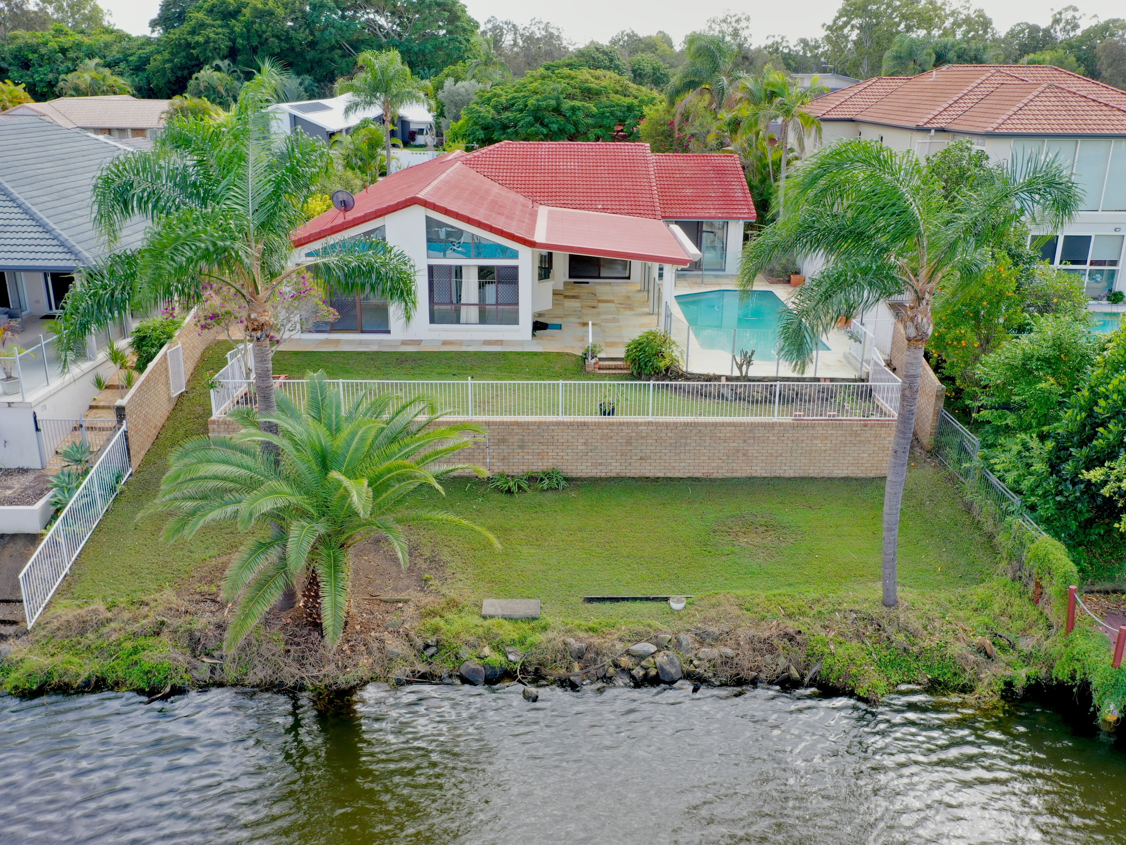 92 Santa Cruz Boulevard, Clear Island Waters QLD 4226, Clear Island Waters - Thumbnail 5