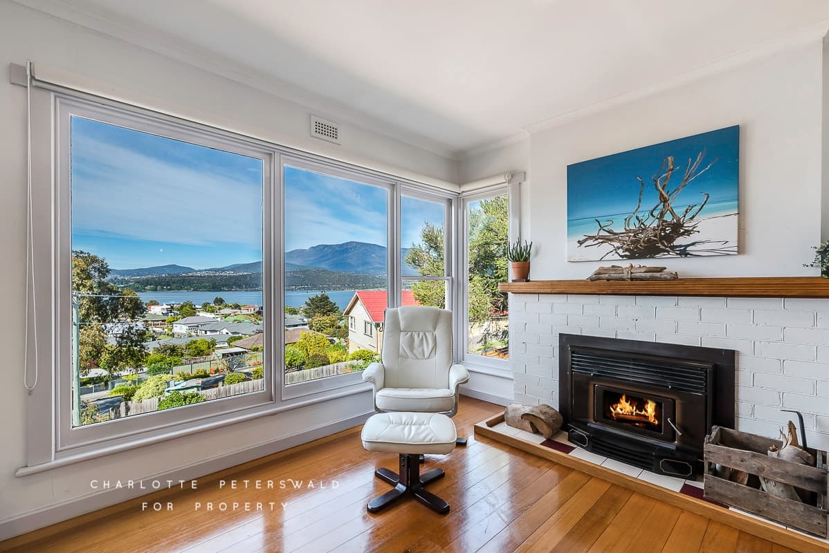 4 Rianna Road, Lindisfarne TAS 7015, Lindisfarne - Image 1