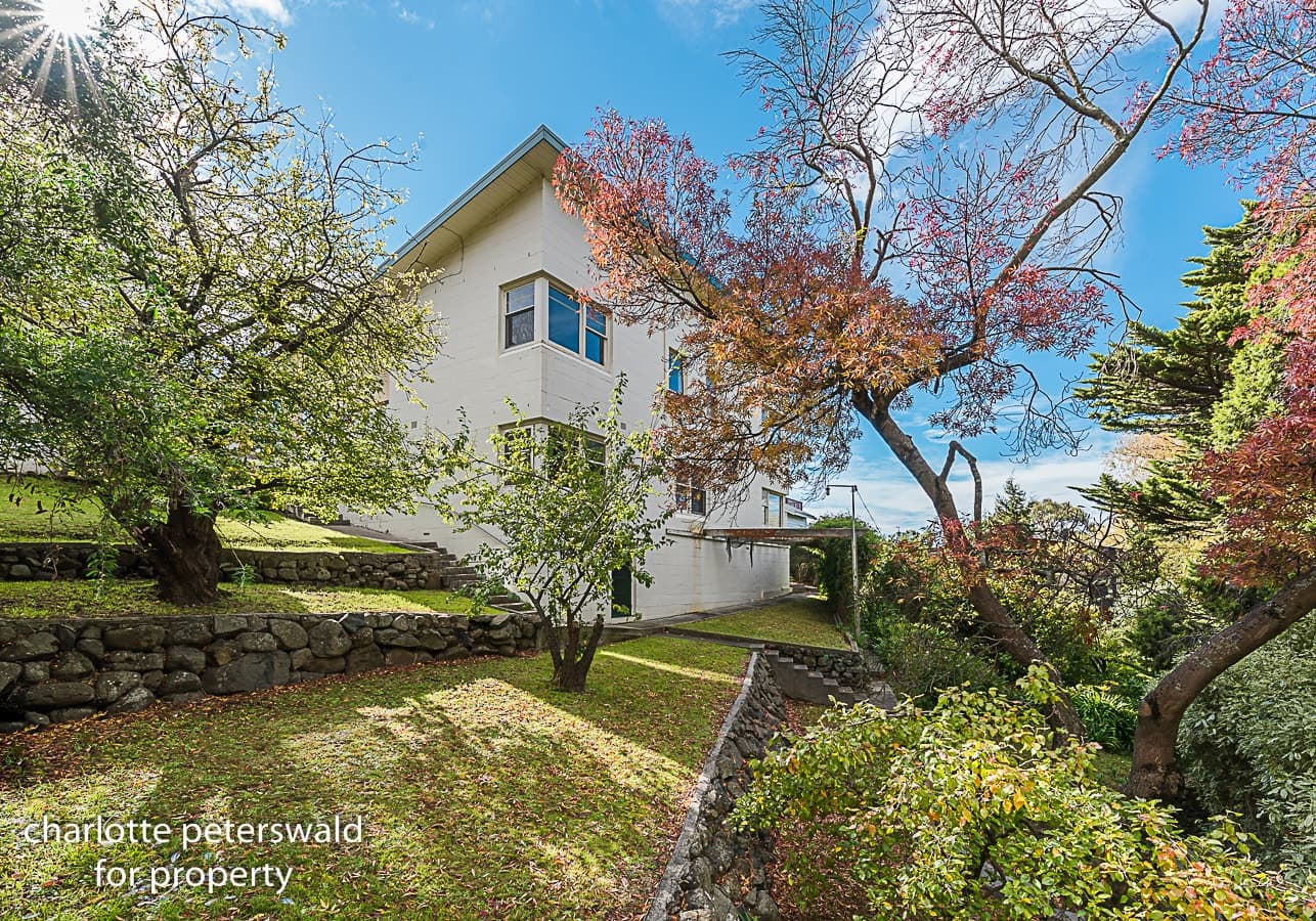 24 Richardson Avenue, Dynnyrne TAS 7005, Dynnyrne - Thumbnail 2