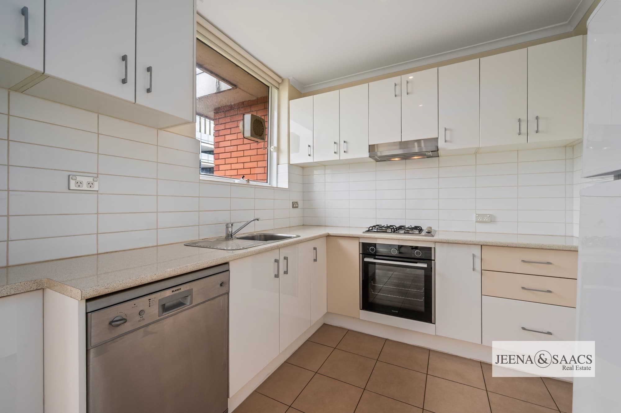 26/26W Toorak Road, South Yarra - Thumbnail 6