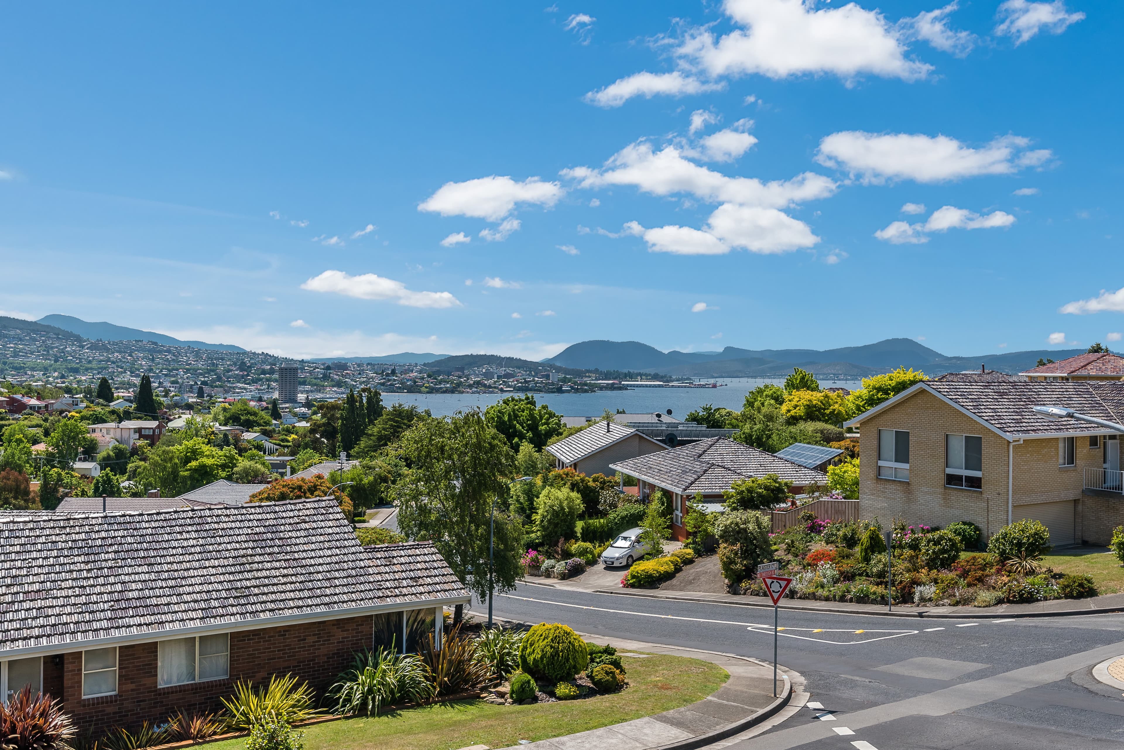 55 Lipscombe Avenue, Sandy Bay TAS 7005, Sandy Bay - Thumbnail 2