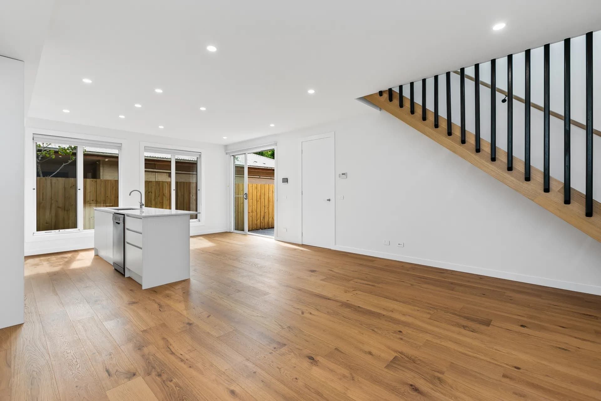 Unit 2/88 Maidstone Street, Altona, VIC, Altona - Thumbnail 2