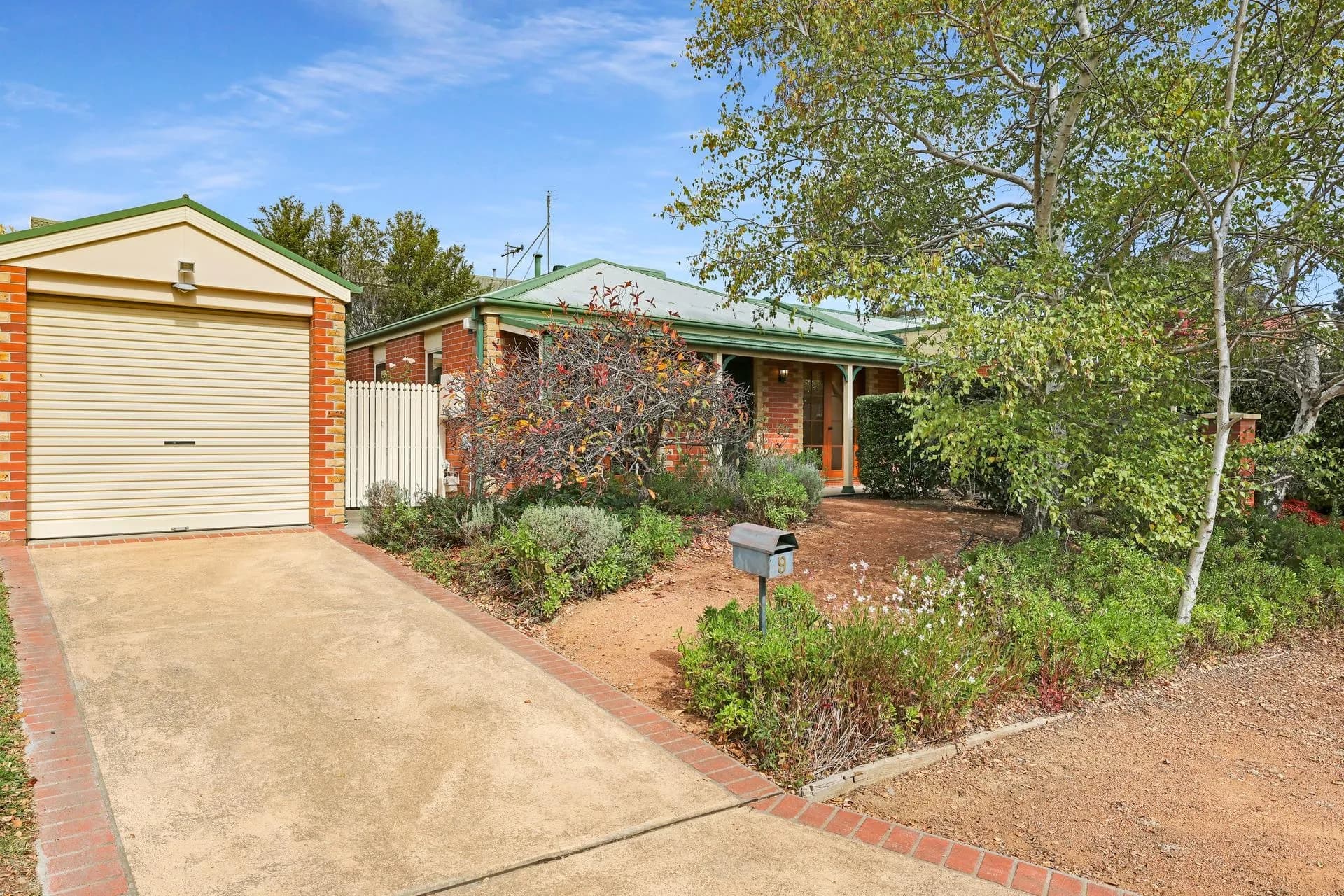 9 Mulleun  Close, Ngunnawal, ACT, Ngunnawal - Image 1