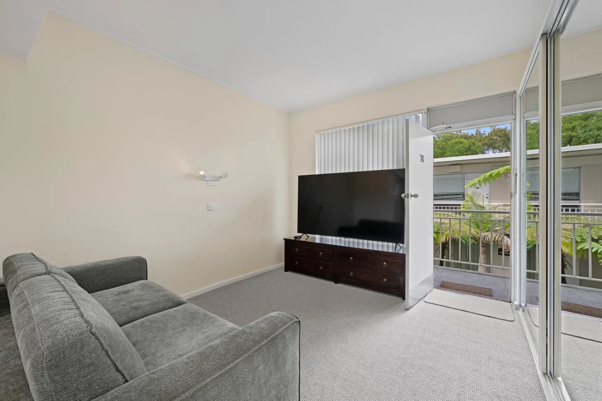 Unit 76/19-23 Forbes Street, Woolloomooloo, NSW, Woolloomooloo - Thumbnail 2