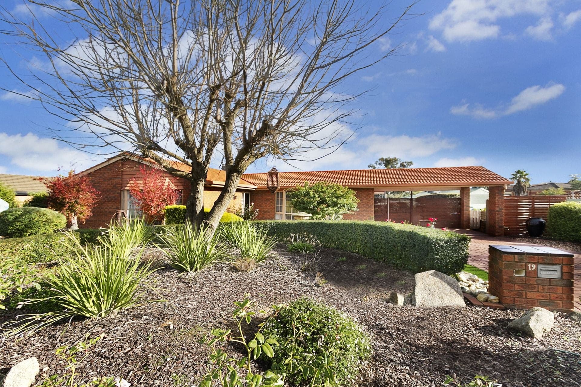 19 Mayfield Parade STRATHDALE VIC, Strathdale - Image 1