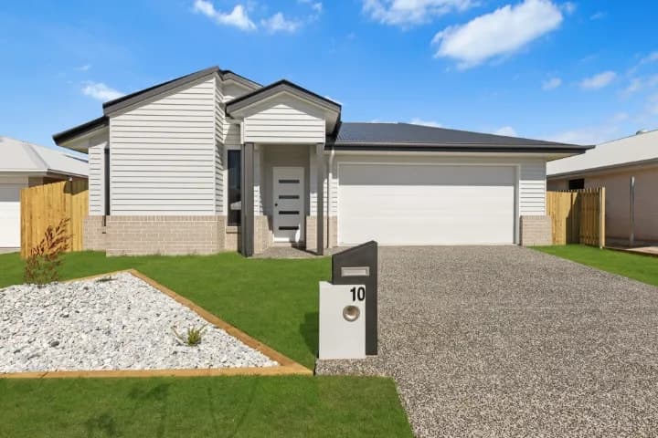 10  Grassbird Circuit, Wondunna, QLD, Wondunna - Image 1