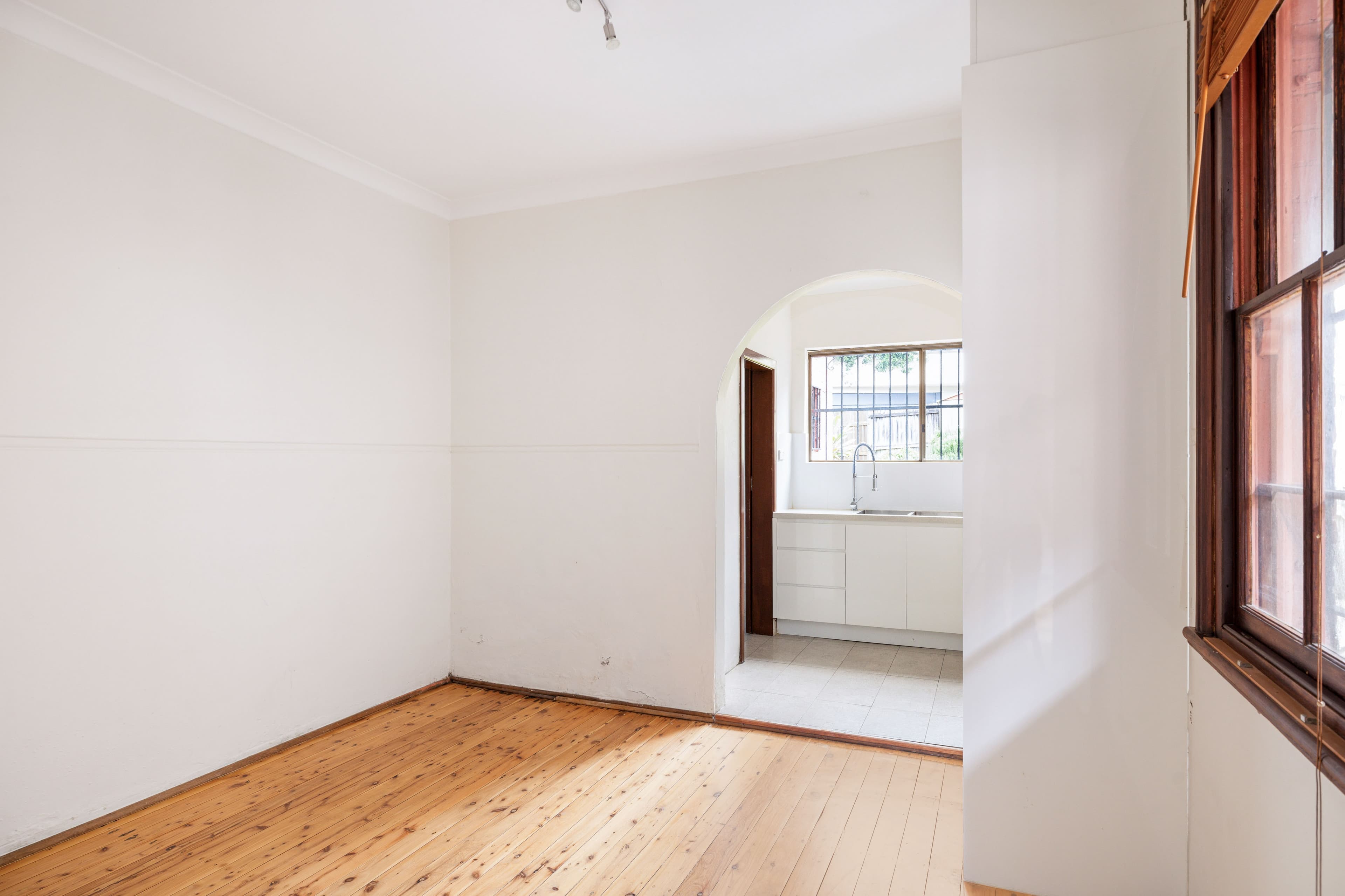 19 Bayview Crescent, Annandale - Thumbnail 3