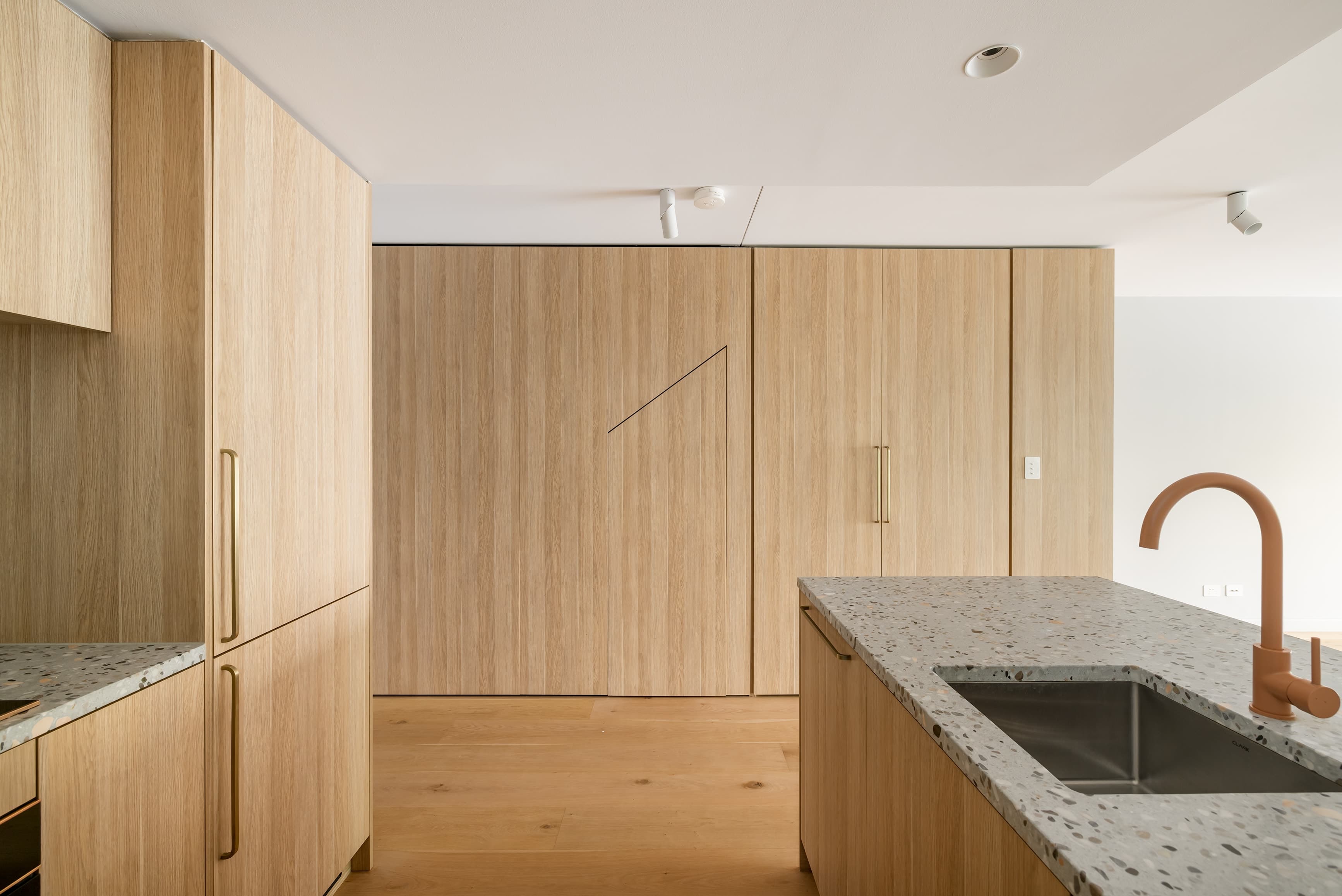 19/48-64 Wentworth Park Road, Glebe - Thumbnail 2
