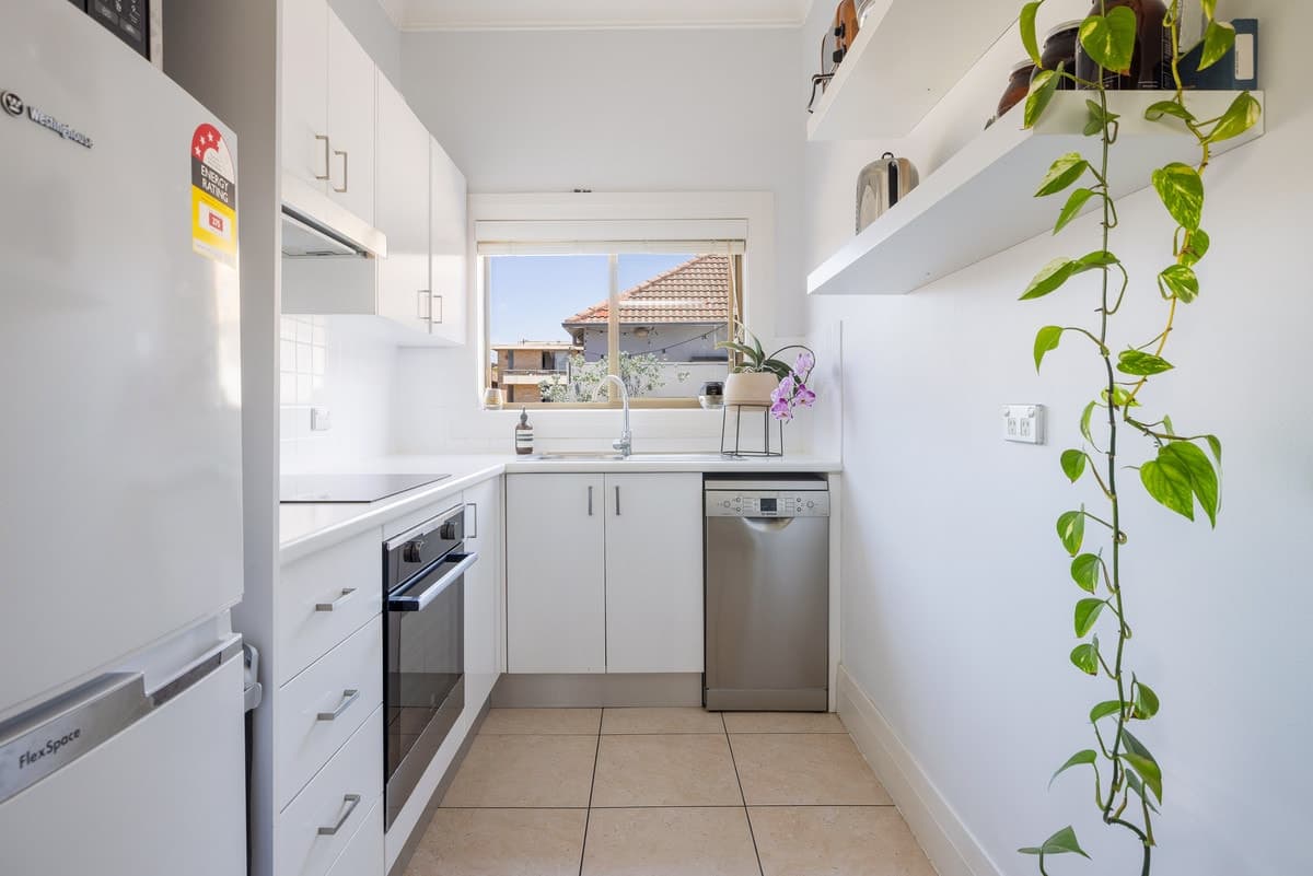 16/96 Curlewis Street, Bondi Beach - Thumbnail 3