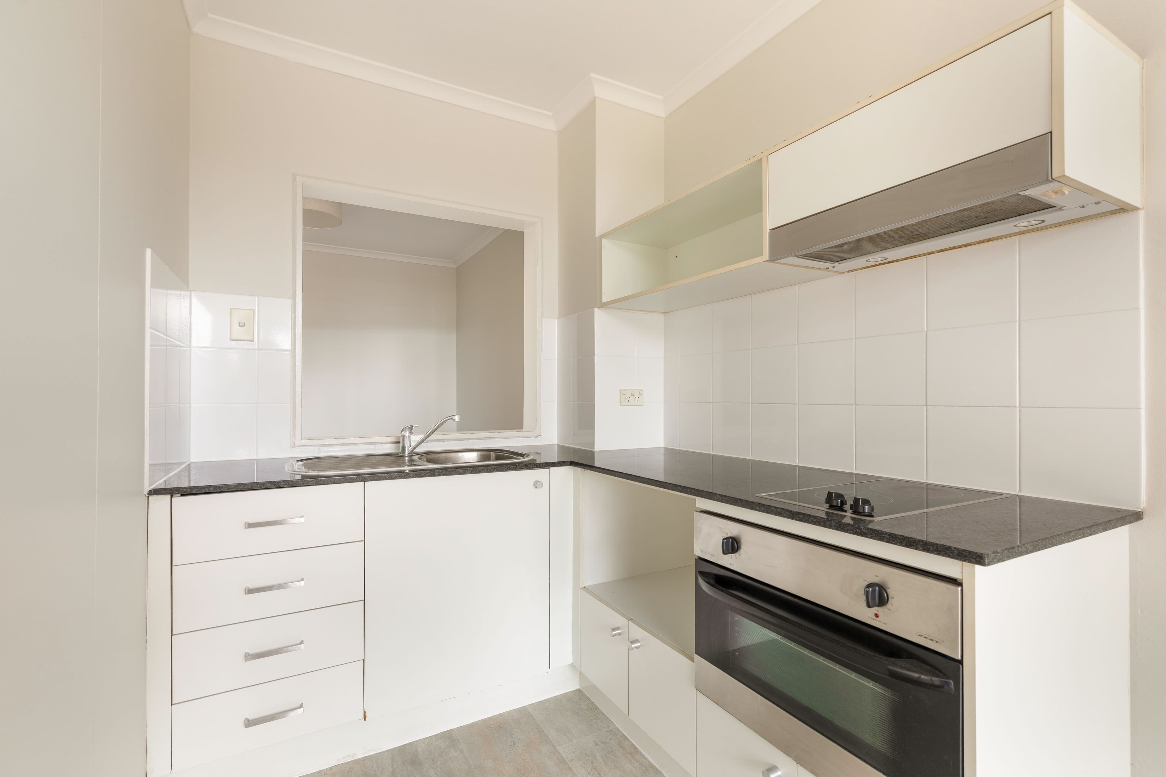 18/35 Alison Road, Kensington - Thumbnail 4