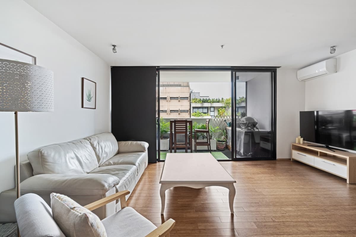711/425-429 Bourke Street, Surry Hills - Image 1
