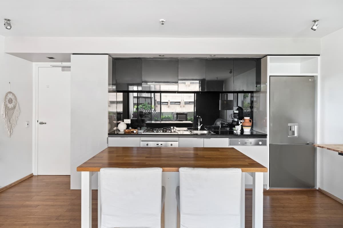 711/425-429 Bourke Street, Surry Hills - Thumbnail 2
